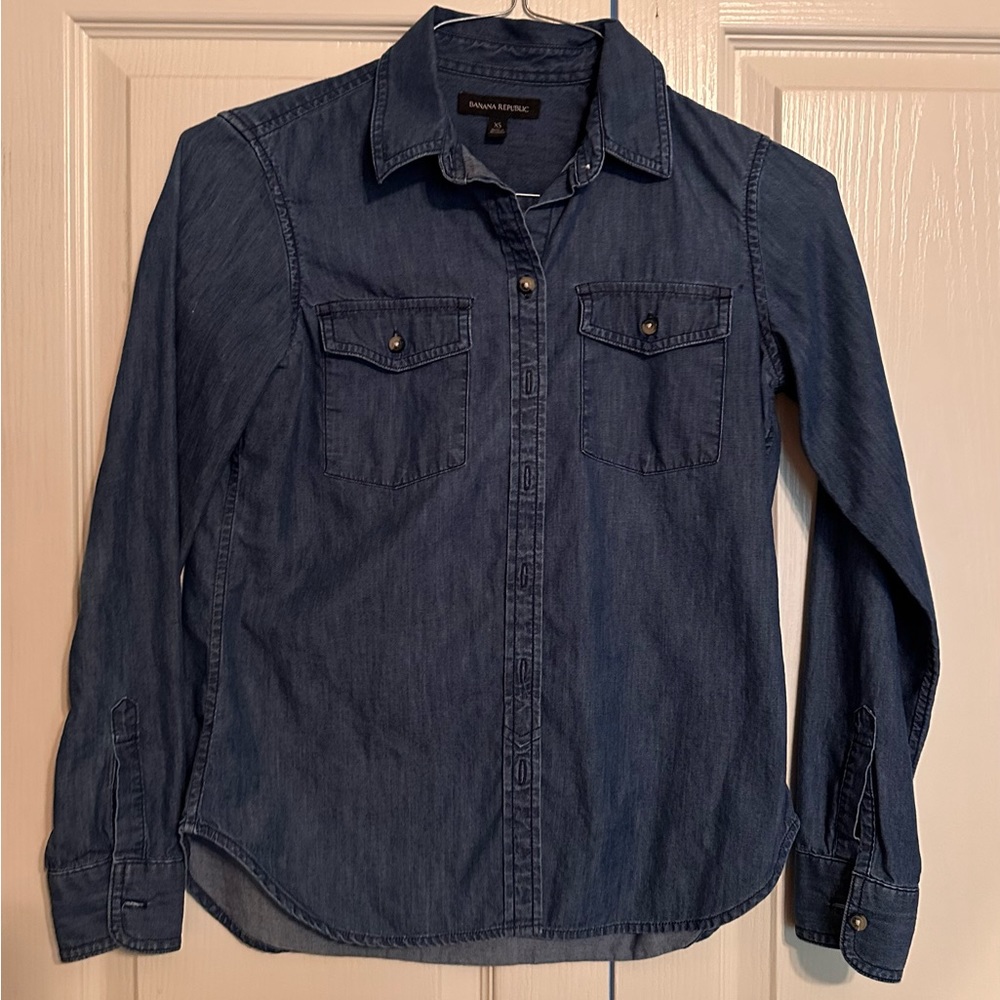 Women’s XS vintage Banana Republic denim long sleeve.Excellent condition